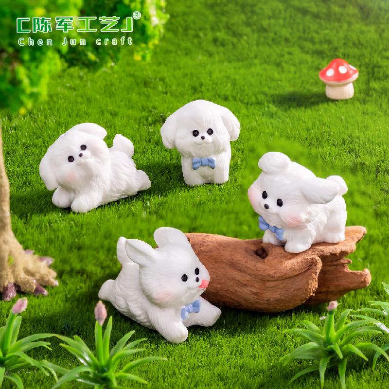 Phụ Kiện Tiểu Cảnh Tiểu cảnh chó trắng chạy dưới mưa, trang trí xe hơi mini (ZC-61)