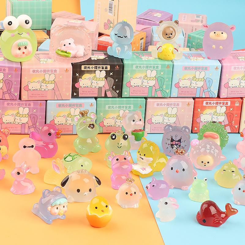Charm LaBuBu 新款夜光diy小摆件盲盒 玩具潮玩娃娃机礼品文具店精品店盲盒批发