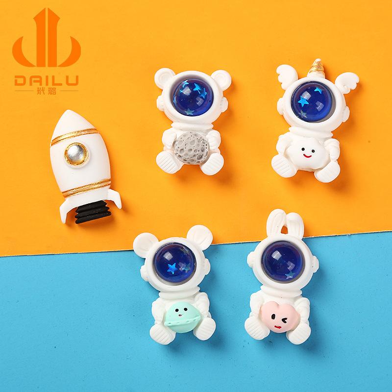 Charm LaBuBu Charm phi hành gia DIY trang trí vỏ điện thoại (FF-513)