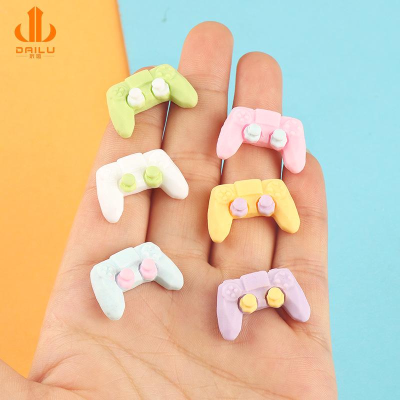 Charm LaBuBu 树脂仿真游戏机手柄diy创意钥匙扣挂件diy滴胶手机壳美容配件批发