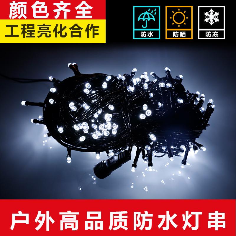 Trang Trí Noel Dây đèn LED với dây đen, đèn nhấp nháy và ánh sáng màu sắc, lý tưởng cho trang trí Giáng Sinh. Được sản xuất từ nhà máy, phù hợp cho trang trí sự kiện và lễ hội.