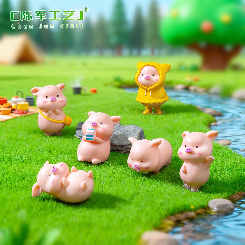 Phụ Kiện Tiểu Cảnh Tiểu cảnh heo với áo mưa vàng, phụ kiện trang trí dễ thương (ZC-425)