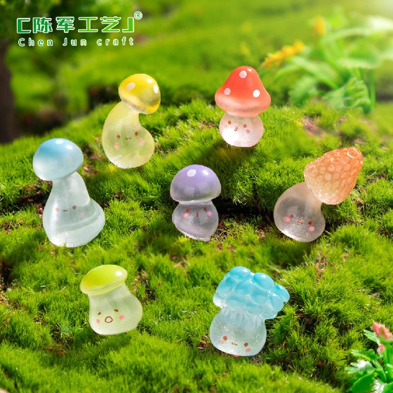 Phụ Kiện Tiểu Cảnh 苔藓微景观可爱夜光歪头小蘑菇园艺造景 DIY装饰品配件迷你小摆件