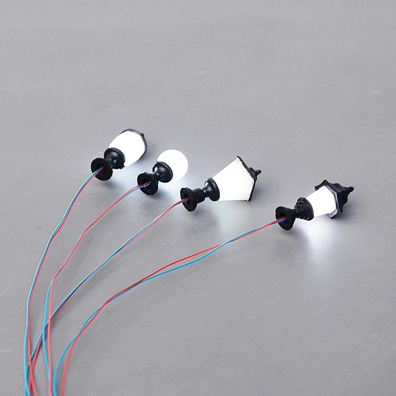 Phụ Kiện Mô Hình Đèn Cỏ Sân Vườn Mini Có Đèn (MH-90)