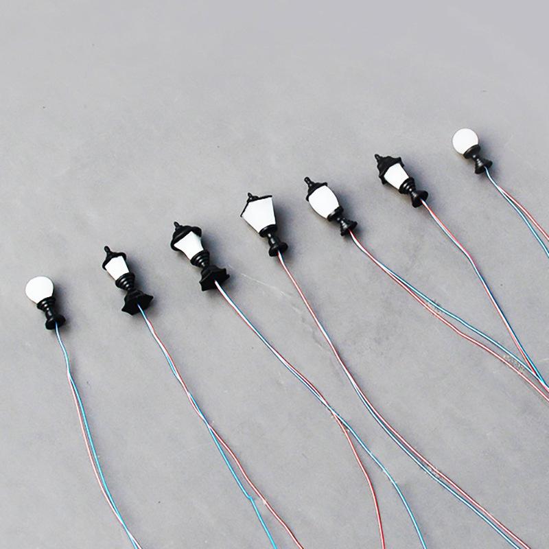 Phụ Kiện Mô Hình Đèn Cỏ Sân Vườn Mini Có Đèn (MH-90)