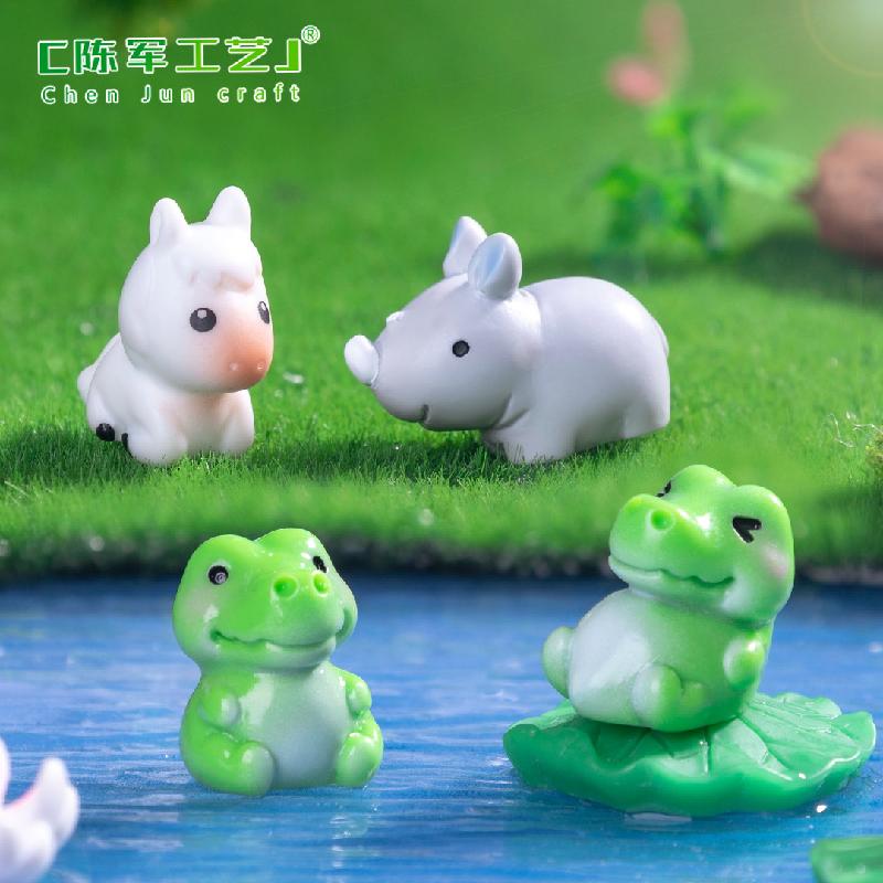 Phụ Kiện Tiểu Cảnh 苔藓微景观创意可爱青蛙鳄鱼犀牛小动物公仔 DIY装饰品配件小摆件