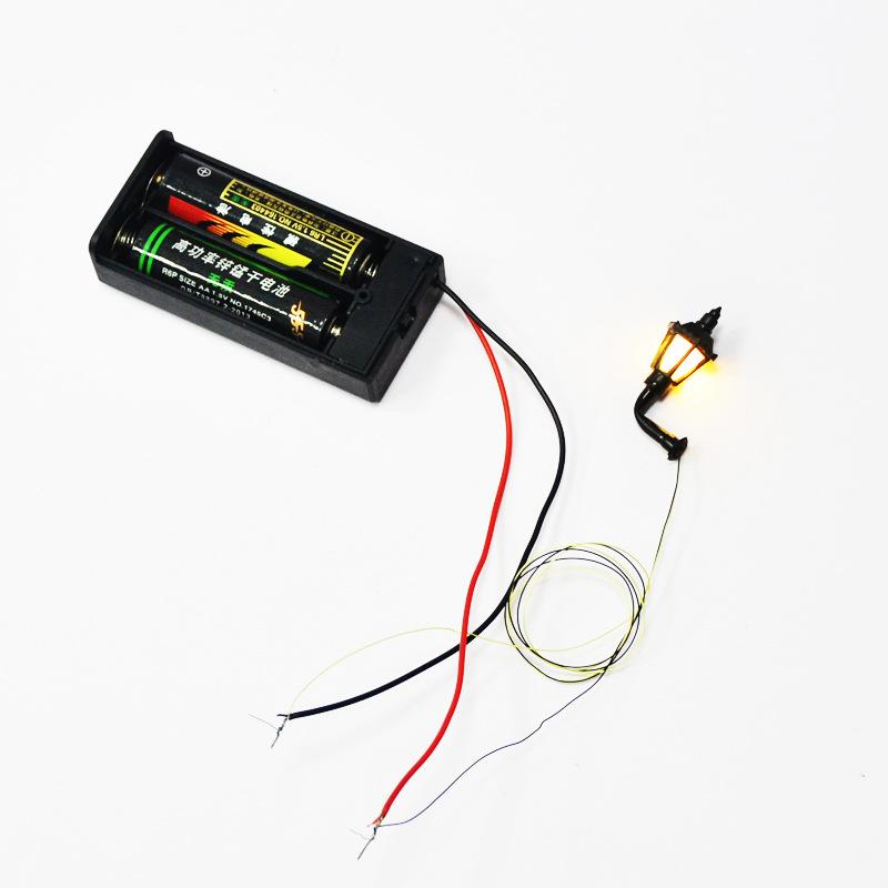 Phụ Kiện Mô Hình Đèn Tường Sân Vườn Mini Có Đèn 3V (MH-115)