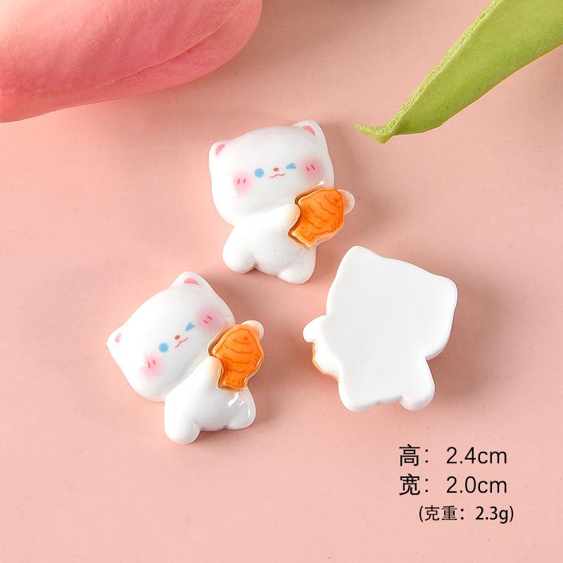 手拿小鲷鱼