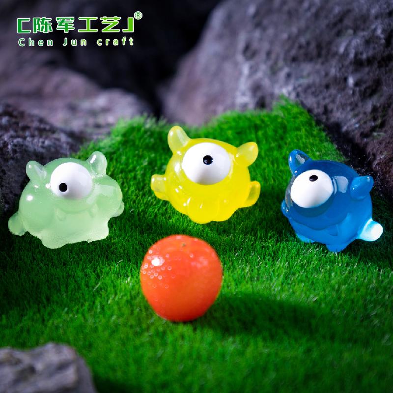 Phụ Kiện Tiểu Cảnh 跨境外贸微景观创意荧夜光独眼小怪兽 DIY装饰品挂配件迷你小摆件