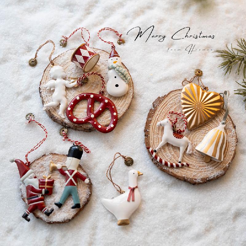 Trang Trí Noel Trang trí Noel: Ông già, thiên thần, tinh linh, nơ và chuông