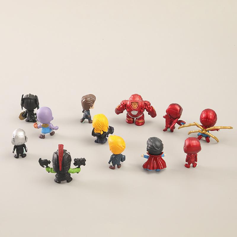 12 mẫu Q liên minh bộ đồ chơi nhân vật hoạt hình thẻ bài động vật siêu nhân đội Spider-Man, Thanos, cổ vũ, đồ chơi nhỏ. ZZ-678