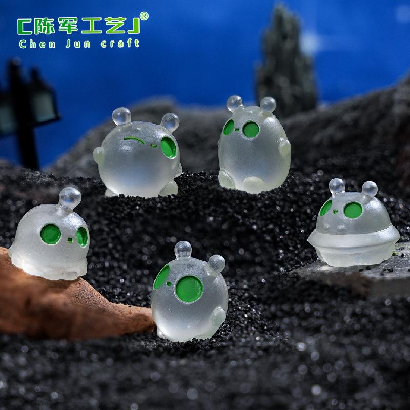 Phụ Kiện Tiểu Cảnh 跨境外贸微景观迷你搞怪夜光外星人 DIY装饰品配件迷你桌面小摆件