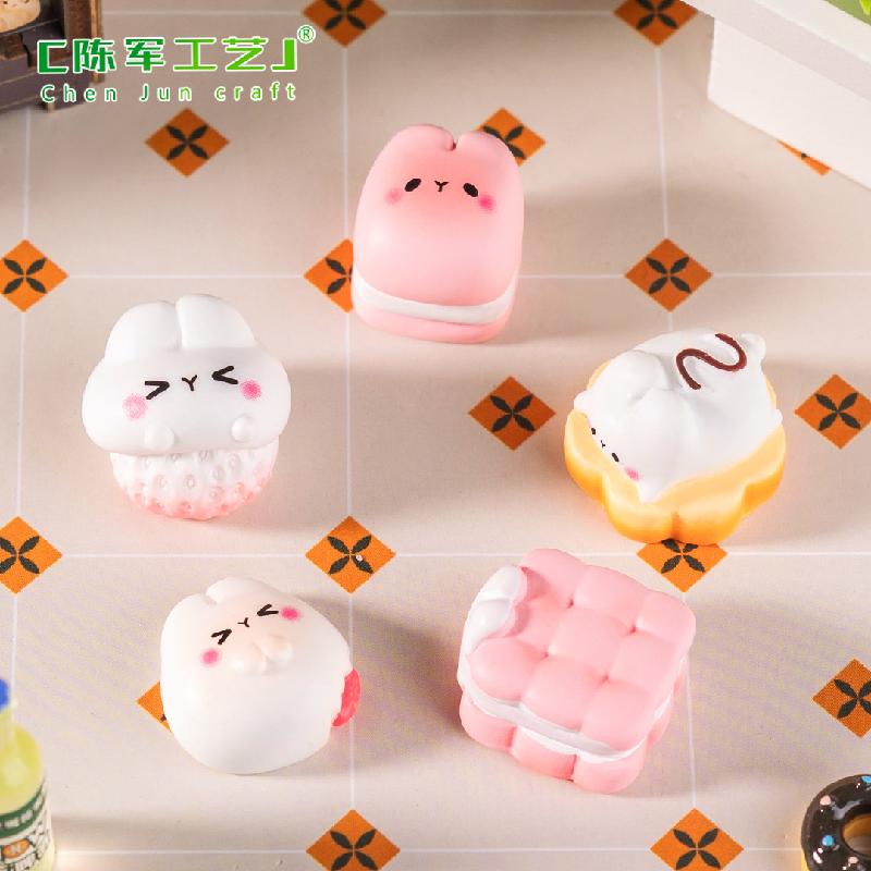 Phụ Kiện Tiểu Cảnh 微景观创意兔兔饼干蛋糕仿真食玩 DIY奶油胶装饰品配件迷你小摆件
