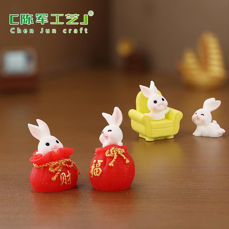 Thỏ và bao lì xì Tết - phụ kiện DIY, mô hình mini bằng resin cho nhà búp bê (ZC-1418)