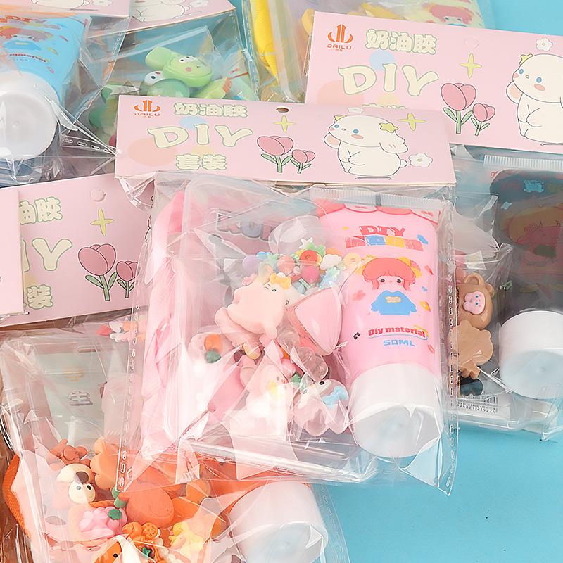 Charm LaBuBu 可爱学生diy卡套 奶油胶材料包 手工制作diy饰品树脂配件套装
