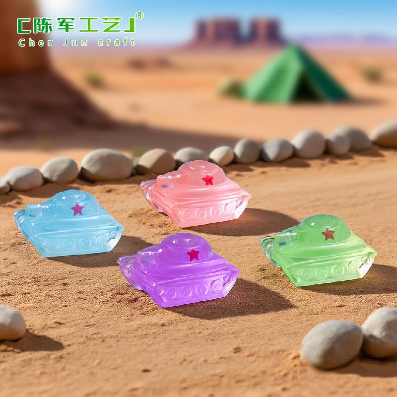 Phụ Kiện Tiểu Cảnh 跨境新品微景观创意夜光小坦克萌粒 DIY装饰品配件迷你树脂小摆件