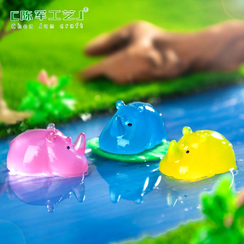 Phụ Kiện Tiểu Cảnh 跨境新品微景观创意夜光小犀牛公仔动物 DIY装饰品配件迷你小摆件