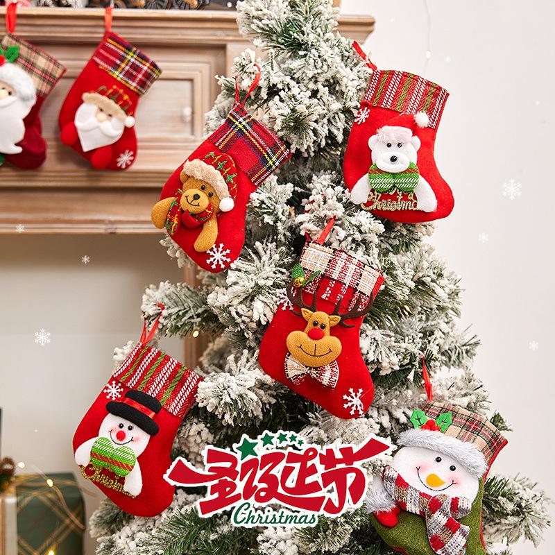 Trang Trí Noel Túi quà Giáng Sinh: tất Santa, túi quà nhỏ, bao đựng kẹo, trang trí cây thông Noel, móc treo trang trí.
