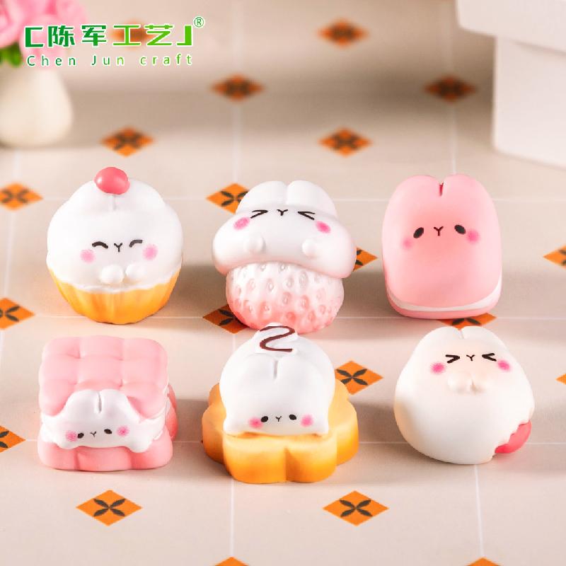 Phụ Kiện Tiểu Cảnh 微景观创意兔兔饼干蛋糕仿真食玩 DIY奶油胶装饰品配件迷你小摆件