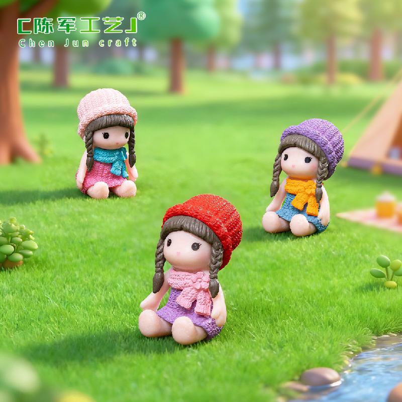 Phụ Kiện Tiểu Cảnh Tiểu cảnh búp bê cô gái đội mũ, quà sinh nhật sáng tạo (ZC-432)