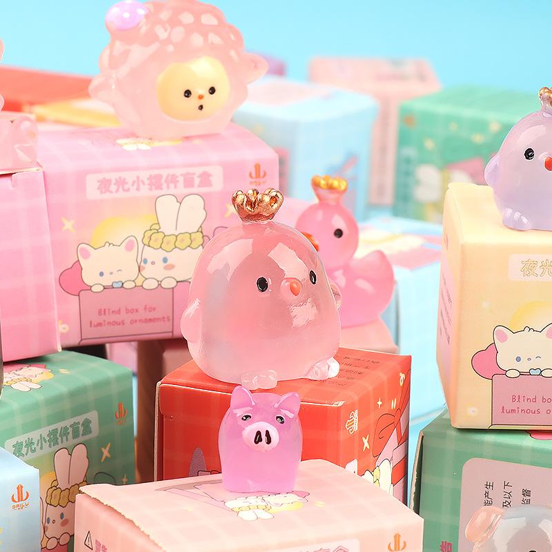 新款夜光diy小摆件盲盒 玩具潮玩娃娃机礼品文具店精品店盲盒批发
