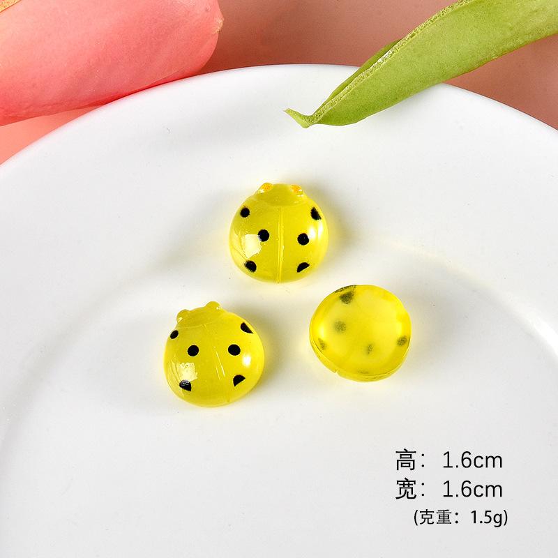 黄色甲壳虫