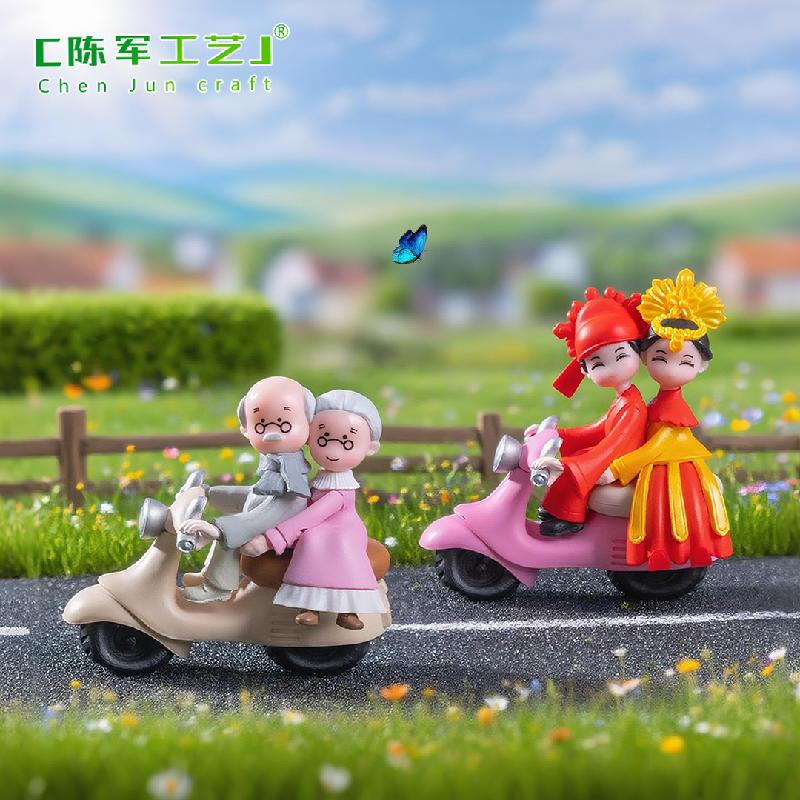 Phụ Kiện Tiểu Cảnh 微景观创意复古中式礼摩托车情侣新娘公仔 DIY装饰配件迷你小摆件