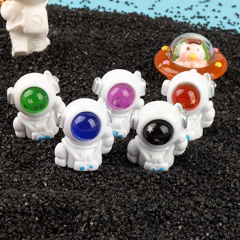 新款立体太空人树脂配件星系守护宇航员手机链吊坠小摆件批发