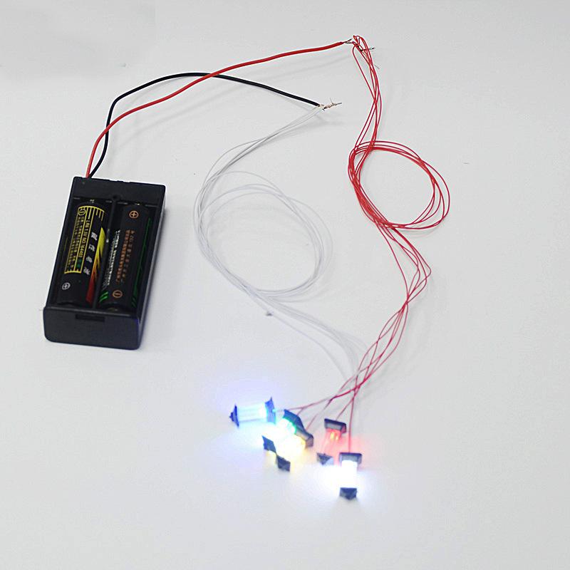 Phụ Kiện Mô Hình Đèn Sân Cỏ Mini Có Đèn LED (MH-165)
