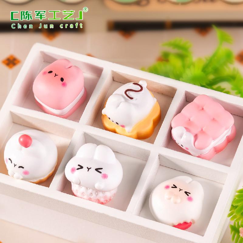 Phụ Kiện Tiểu Cảnh 微景观创意兔兔饼干蛋糕仿真食玩 DIY奶油胶装饰品配件迷你小摆件